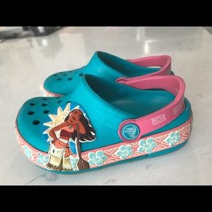 Light up Moana Crocs size C9